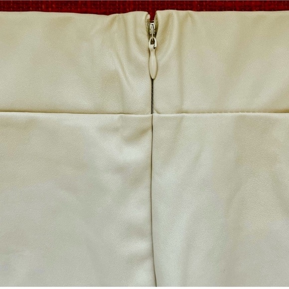 Avec Les Filles women’s Sz XL High-Waisted Faux Leather Slit Leggings - Picture 6 of 8